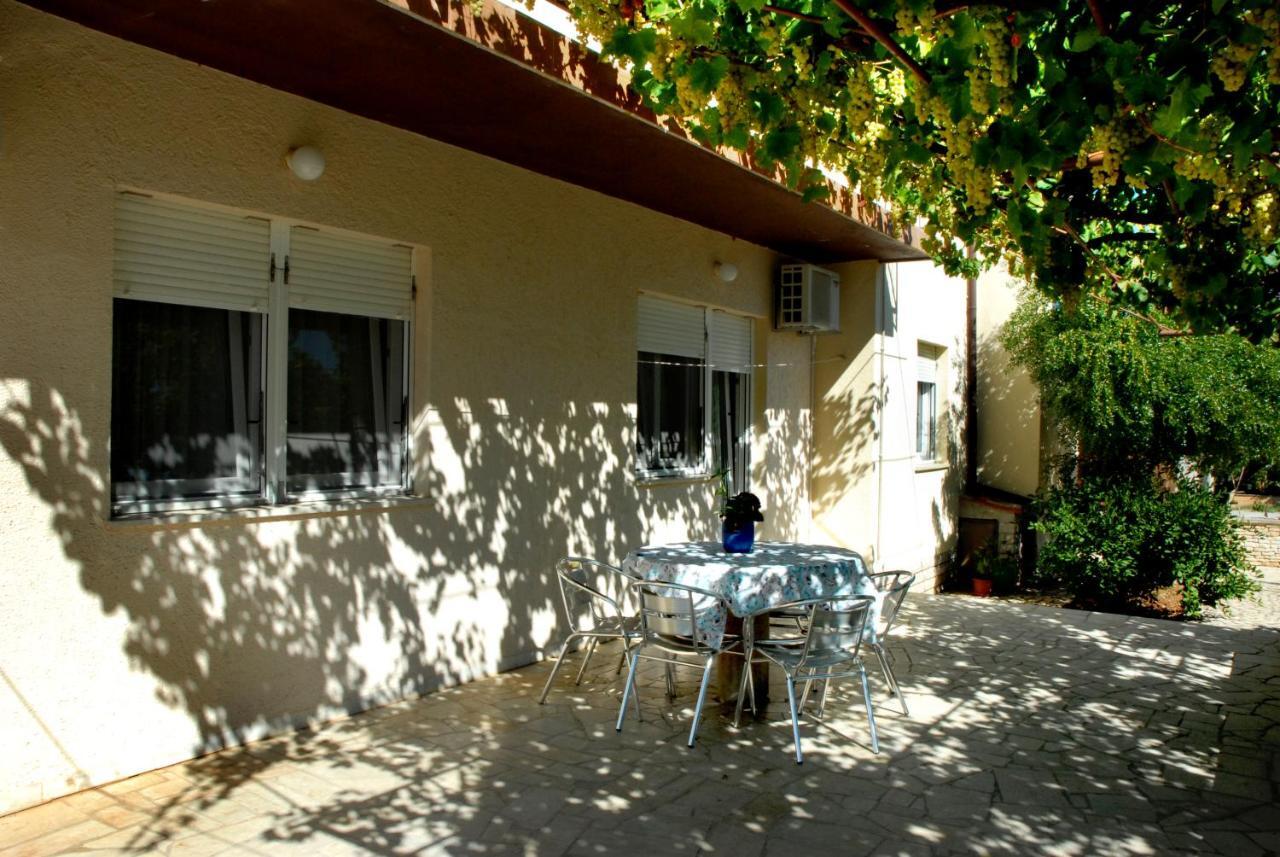 Ližnjan Apartment Valentina מראה חיצוני תמונה